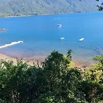 Casa A Orilla Del Lago
